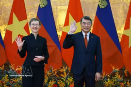 Vietnamese Prime Minister Le Minh Hung (right) and Liechtenstein Prime Minister Brigitte Haas (Photo: VNA)