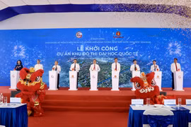 At the ground-breaking ceremony of the international university urban area project in Xuan Thoi Son commune, Ho Chi Minh City. (Photo: VNA)