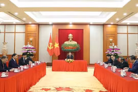 General Secretary of the Communist Party of Vietnam (CPV) Central Committee To Lam and General Secretary of the Communist Party of China (CPC) Central Committee and President of China Xi Jinping talk over the phone on January 15. (Photo: VNA)
