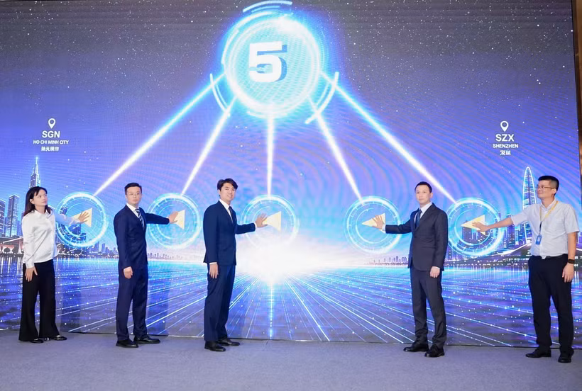 Vietravel Airlines has unveiled a plan to operate a direct flight route between Ho Chi Minh City - the southern largest economic hub of Vietnam, and Shenzhen of China, with services set to commence on August 15. (Photo published by Bnews/VNA)