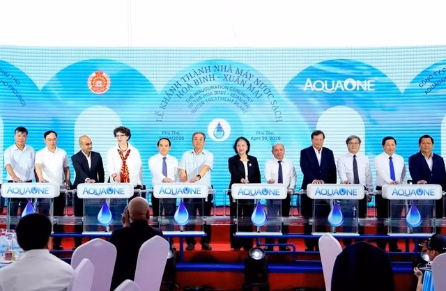 The opening ceremony of the Hoa Binh - Xuan Mai clean water plant. (Photo hanoimoi.vn)