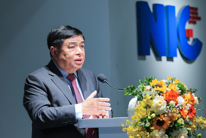Deputy Prime Minister Nguyen Chi Dung speaks at the ceremony (Photo: VNA)