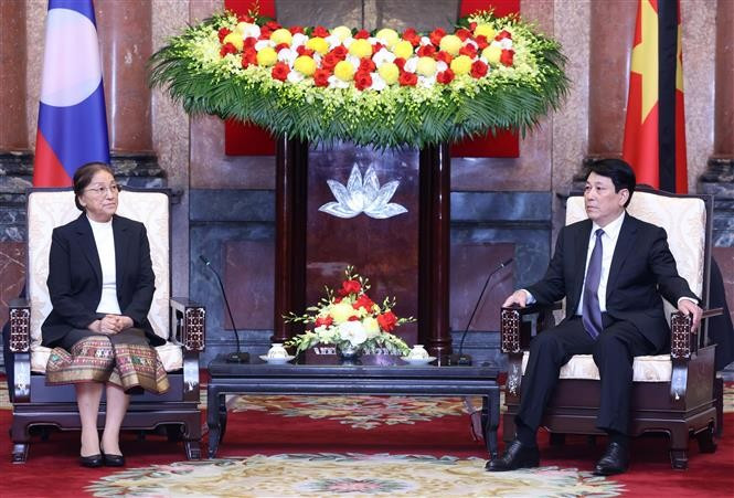 State President Luong Cuong receives Lao Vice President Pany Yathotou in Hanoi on May 25. (Photo: VNA)