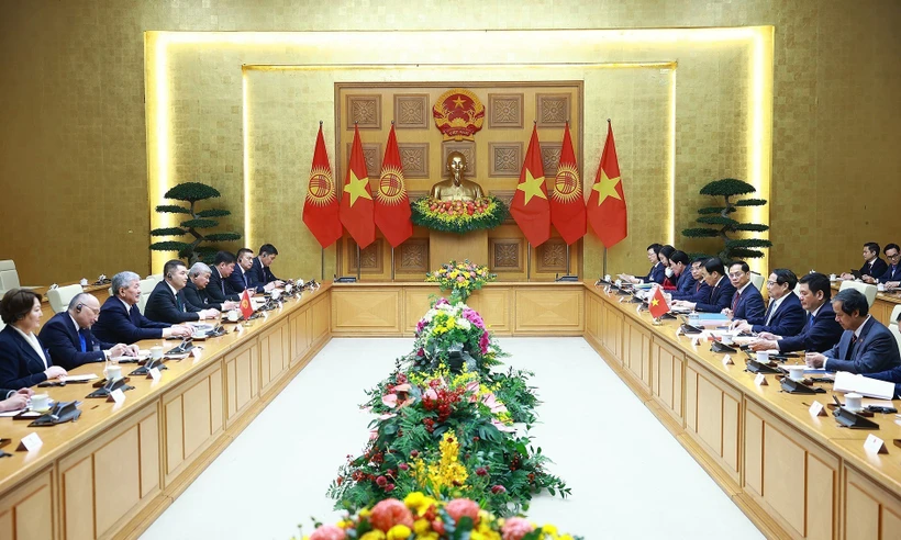 At the talks between Vietnamese Prime Minister Pham Minh Chinh and his Kyrgyz counterpart Adylbek Kasimalyev. (Photo: VNA)