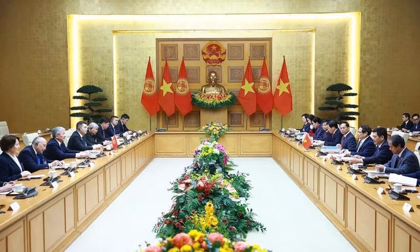 At the talks between Vietnamese Prime Minister Pham Minh Chinh and his Kyrgyz counterpart Adylbek Kasymaliev. (Photo: VNA)