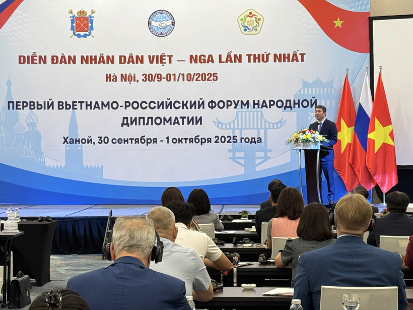 The first Vietnam–Russia People’s Forum wrapps up in Hanoi on October 1 after nearly two days of discussions. (Photo: VNA)