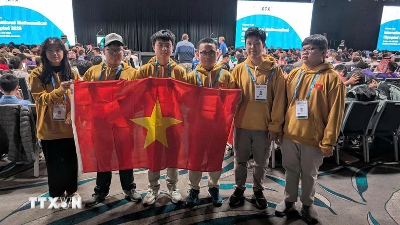 Vietnamese students at the 2025 Asia International Mathematical Olympiad (AIMO) in Japan. (Photo: VNA)