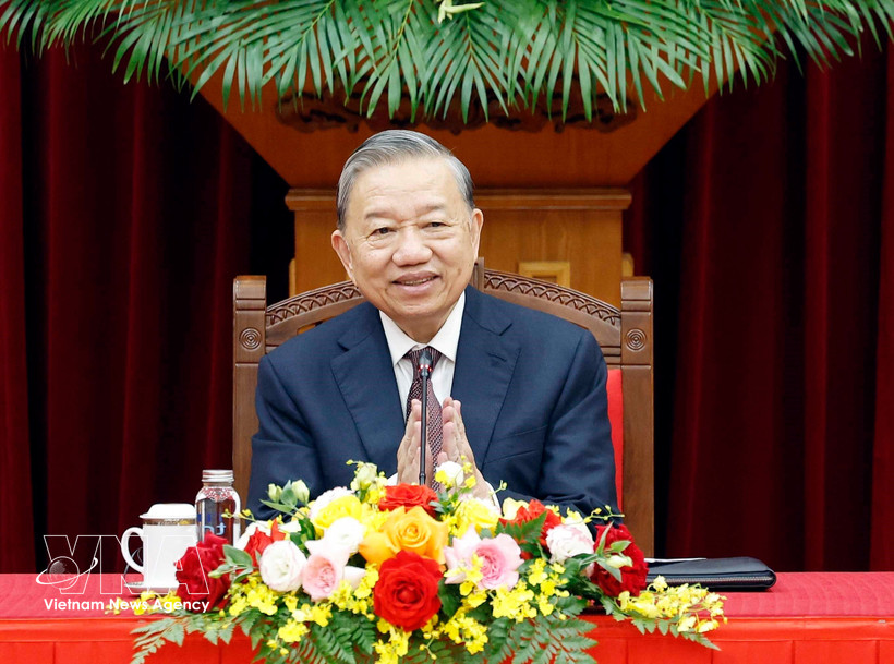 Party General Secretary To Lam speaks at the meeting with representatives of more than 40 international corporations from the Asia Business Council in Hanoi on March 26 (Photo: VNA)