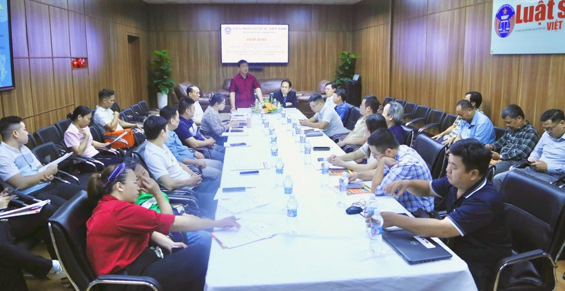 Vietnam Bar Federation President Nguyen Ngoc Thinh speaks at a press briefing on the morning of October 6. (Photo: Vietnam Bar Federation)