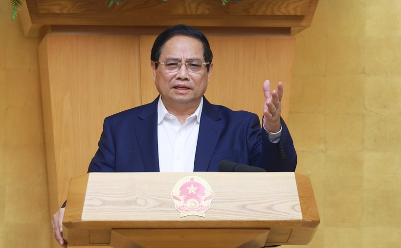Prime Minister Pham Minh Chinh speaks at the regular Cabinet meeting in Hanoi on April 6. (Photo: VNA)
