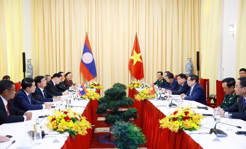 At the meeting between Prime Minister Phạm Minh Chinh and General Secretary of the Lao People’s Revolutionary Party (LPRP) and President of Laos Thongloun Sisoulith in Ho Chi Minh City on April 29. (Photo: VNA)