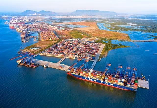 A vessel lays at anchor at Gemalink International Port in Ba Ria Vung Tau province. Photo: VNA