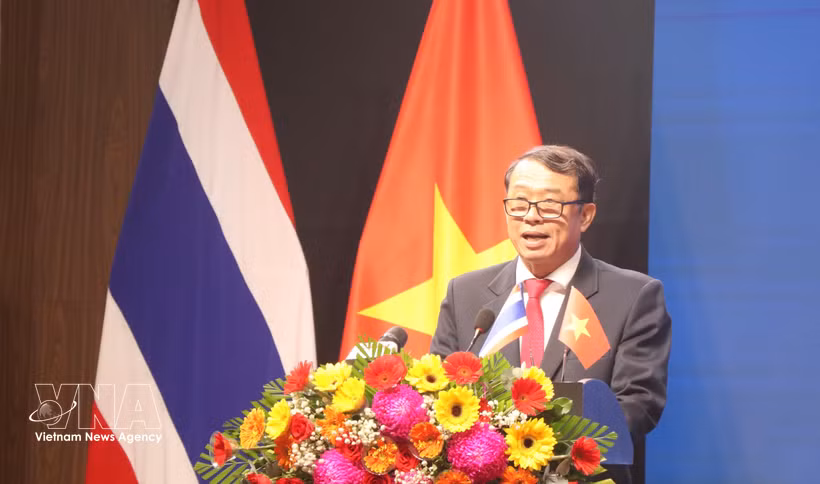 Nguyen Van Khoi, Vice Chairman of the municipal People's Committee, speaks at the ceremony. Photo: VNA