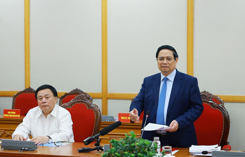 Politburo member and Prime Minister Pham Minh Chinh speaks at the working session. Photo: VNA