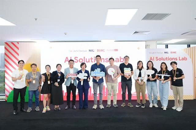 Google, in collaboration with the Vietnam National Innovation Centre (NIC) and the Da Nang Semiconductor and AI Centre (DSAC), successfully organised the AI Solutions Lab programme. — Photo courtesy of NIC.