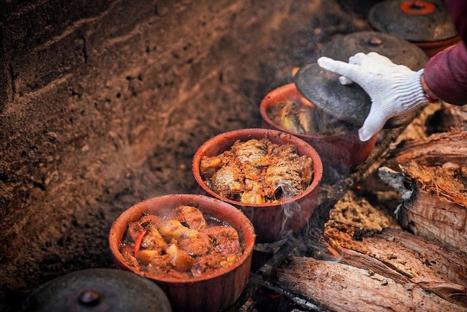 Braised fish of Vu Dai village, Ly Nhan district, Ha Nam province, uses only natural ingredients, free of preservatives. (Photo: VNA)