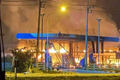 Fire destroys one of the 11 PTT petrol stations that were attacked across three southern border provinces on January 11 (Photo: bangkokpost.com) 