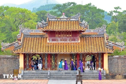 Visitors at a tourist site in Hue (Photo: VNA)