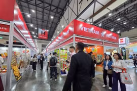 Vietnamese booths at a recent fair in Bangkok, Thailand. (Photo: VNS/VNA)