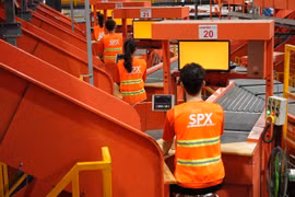 Boosting quality to meet the growing demand for e-commerce talent (Photo: VNA)