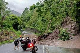 A landslide triggered by Typhoon Bualoi in Leyte province of the Philippines on September 26, 2025. (Photo: Xinhua/VNA)