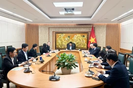 Deputy Prime Minister Nguyen Chi Dung receives a delegation of Seoul Semiconductor Co., Ltd. led by its CEO Lee Chung-hoon in Hanoi on January 16. (Photo: Government Portal)
