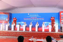 Officials launch the construction of the Ben Thanh–Tham Luong metro line on January 15. (Photo: VNA)