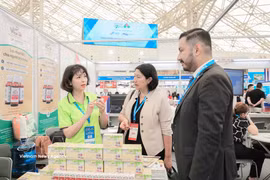 Visitors to Vietnam Expo 2026, which opened at the Vietnam Exposition Centre (VEC) in Hanoi on April 8. (Photo: VNA)