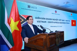 PM Pham Minh Chinh addresses the Vietnam – South Africa Business Forum in Johannesburg on November 21. (Photo: VNA)