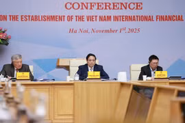 PM Pham Minh Chinh (centre) chairs the conference on the establishment of the International Financial Centre (IFC) in Vietnam on November 1. (Photo: VNA)