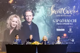 The artists and representatives of the organising committee at the press conference on October 17 (Photo: VNA)