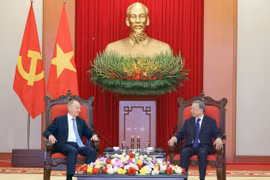 Party General Secretary To Lam (right) receives Nikolai Patrusev, Aide to the President of Russia and Chairman of the Maritime Board of Russia, in Hanoi on September 16. (Photo: VNA)