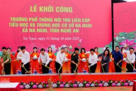 Party General Secretary To Lam (front, fourth from left) and officials mark the start of construction on the Na Ngoi Primary and Junior Secondary Boarding School in Na Ngoi commune, Nghe An province, on October 11, 2025. (Photo: VNA)