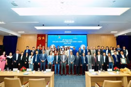 Individuals and organisations honoured with the 2025 Energy Efficiency Awards in Industry and Construction. (Photo: bnews.vn)