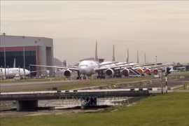 Aircraft park at Suvarnabhumi Airport of Thailand. (Photo: AFP/VNA)