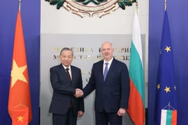 Party General Secretary To Lam (left) and Bulgarian Prime Minister Rosen Zhelyazkov at their meeting in Sofia on October 24 (Photo: VNA)