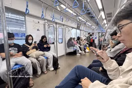 Passengers on the Ben Thanh – Suoi Tien metro line in Ho Chi Minh City (Photo: VNA)