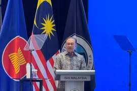 Malaysian Prime Minister Anwar Ibrahim addresses the 38th Asia-Pacific Roundtable (APR) in Kuala Lumpur on June 19 (Photo: VNA)
