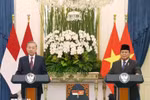 Party General Secretary To Lam (L) and President of Indonesia and Chairman of the Great Indonesia Movement Party (Gerindra) Prabowo Subianto meet with the press. (Photo: VNA)