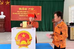 Dao ethnic minority people cast their votes. (Photo: VNA)
