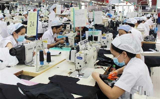 Vietnam spends 11.4 billion USD on garment material imports in H1