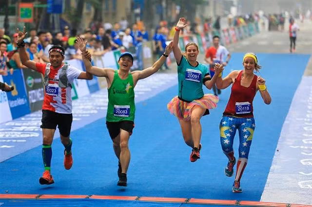 1,000 foreign athletes register for VPBank Hanoi Marathon