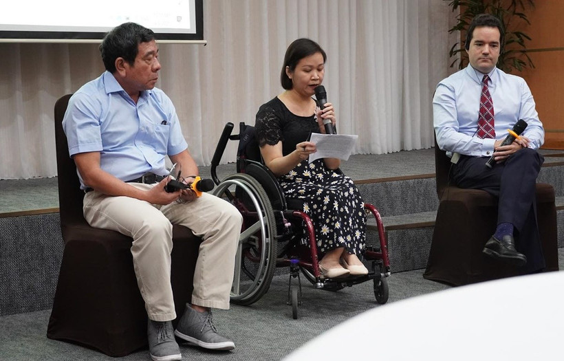 Speakers discuss the monitoring of the implementation of Article 27 of the Convention on the Rights of Persons with Disabilities (CRPD) in Vietnam at a consultation workshop on April 5. (Photo: VietnamPlus)