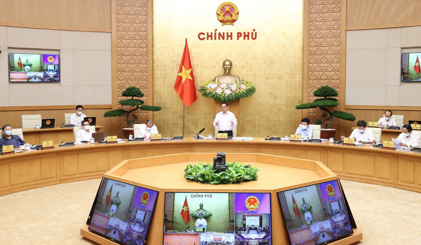 Prime Minister Pham Minh Chinh addresses Government meeting (Photo: VNA)