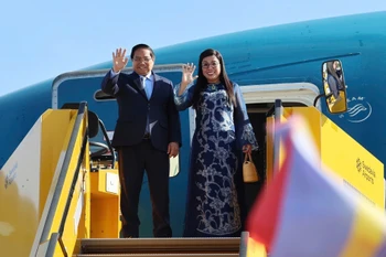 Prime Minister Pham Minh Chinh and his spouse leave Stockholm on June 13 afternoon (local time), concluding their official visit to Sweden. (Photo: VNA)