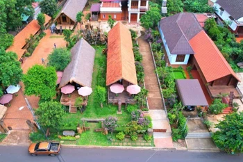 Akŏ Dhông community tourism village is famous for its longhouses on the Dak Lak Plateau (Photo: VNA)