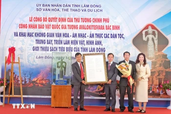 The ceremony announcing the recognition of the Bac Binh Avalokitesvara Statue as a national treasure on September 14 (Photo: VNA)
