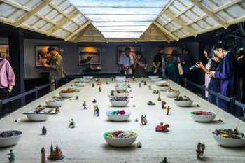 An exhibition space that recounts the story of pho from a socio-historical perspective, blending documentary films, artefacts and installation art. (Photo: thethaovanhoa.vn)