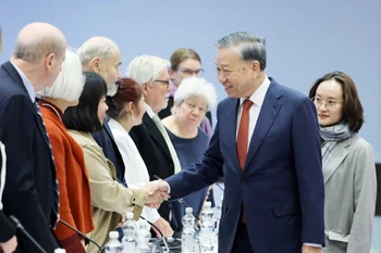 Party General Secretary To Lam and delegates (Photo: VNA)