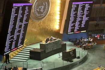 A UN session adopts the Hanoi Convention on December 24, 2024 (Photo: VNA)
